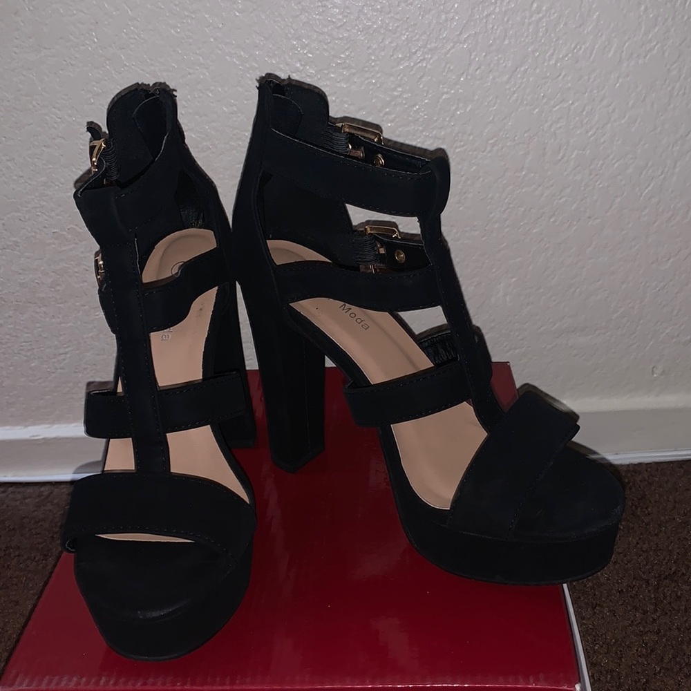 Black heels wore once  size 6